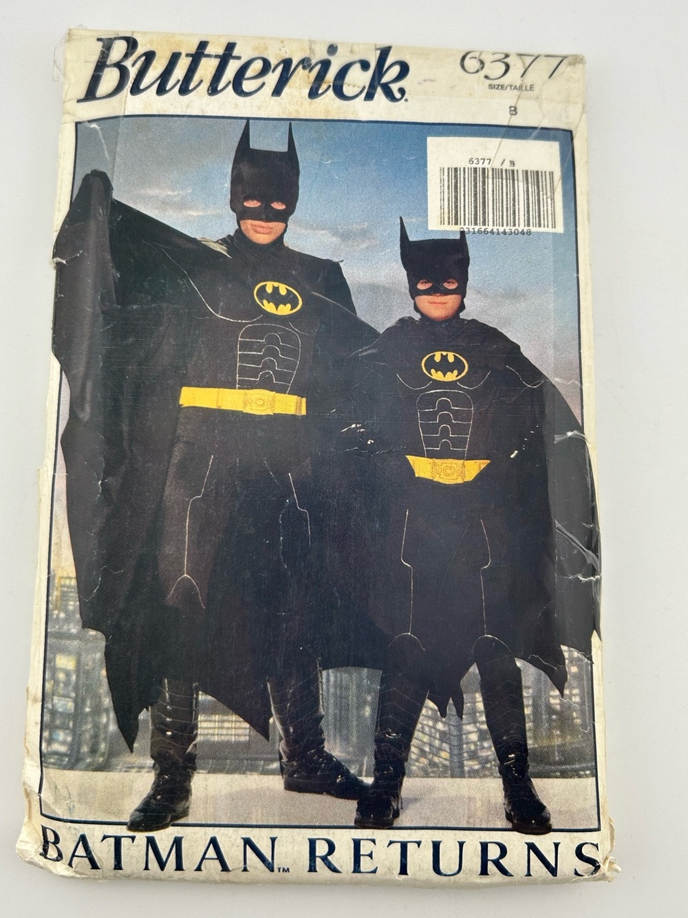 🪡 BUTTERICK Batman Children Costume Sewing Pattern 6377